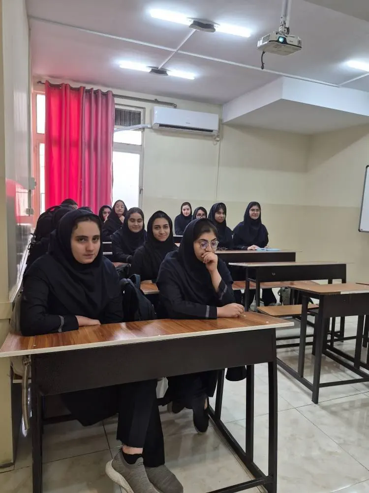 آغاز سال تحصیلی دوازدهمیهای دبیرستان دخترانه سلام رسالت
