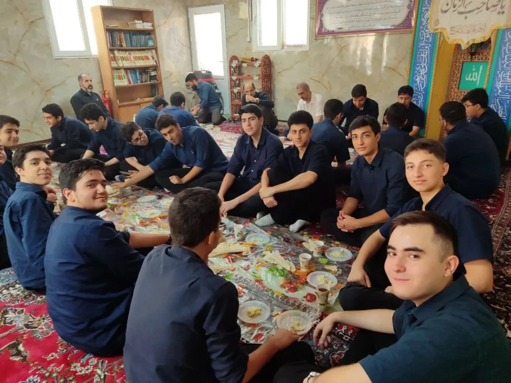 برگزاری مراسم زیارت عاشورا و عزاداری اربعین در دبیرستان سلام تجریش