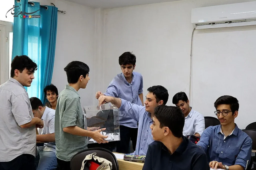 برگزاری انتخابات شورای مدیران کلاسی در دبیرستان سلام ایران زمین