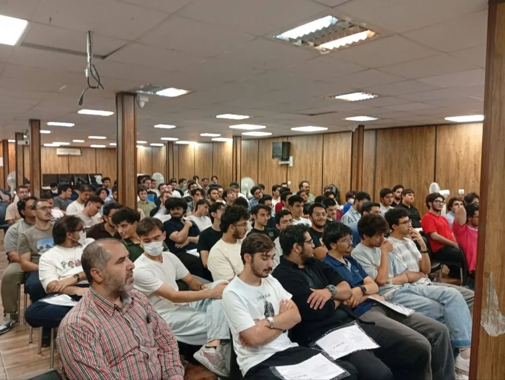 برگزاری جلسه پایانی پایه دوازدهم دوره ۲۲ دبیرستان سلام تجریش پیش از کنکور ۱۴۰۵