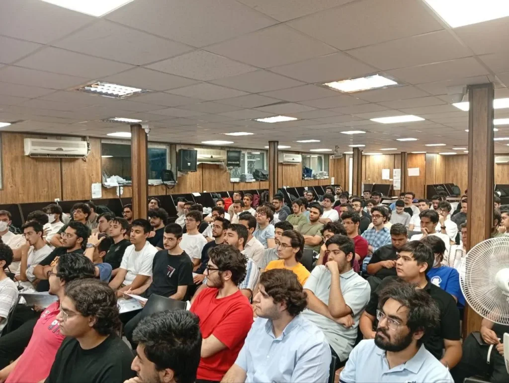 برگزاری جلسه پایانی پایه دوازدهم دوره ۲۲ دبیرستان سلام تجریش پیش از کنکور ۱۴۰۵