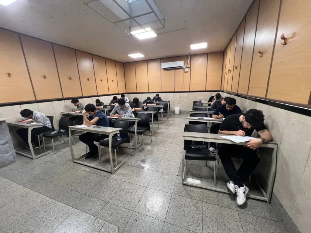 برگزاری آزمون جامع شماره ۱ مدارس برتر دبیرستان سلام تجریش
