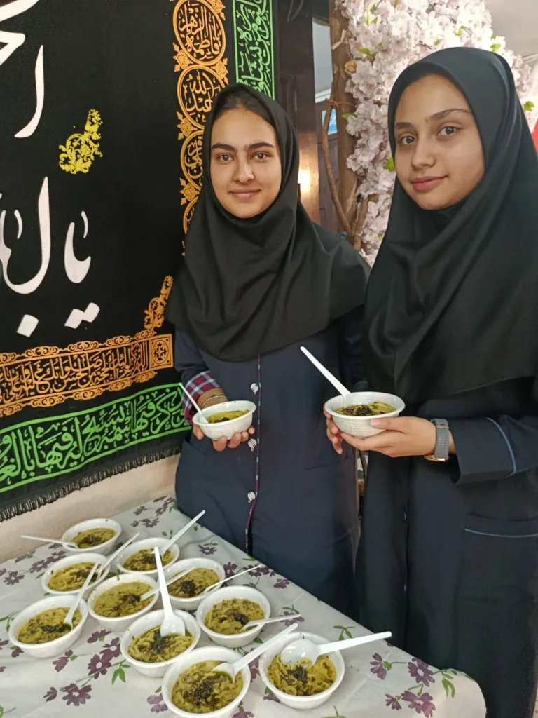 برپایی ایستگاه صلواتی به مناسبت ایام پایانی ماه صفر در دبیرستان دخترانه سلام رسالت