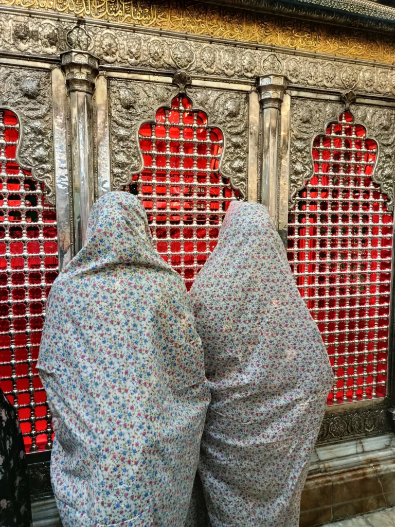 چهارشنبههای خاطرهساز دبیرستان سلام رسالت در حرم حضرت عبدالعظیم حسنی(ع)