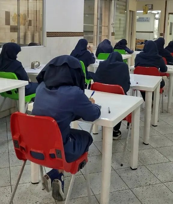 برگزاری آزمون صبحگاه فیزیک در دبیرستان دوره دوم دخترانه سلام ونک