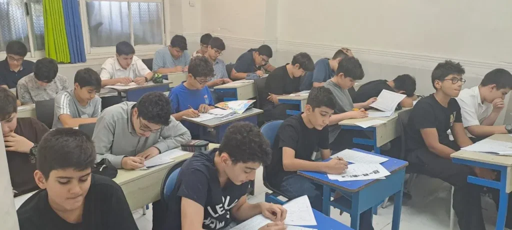 برگزاری آزمون پایانی پایگاه تابستانی مدرسه راهنمایی سلام تجریش
