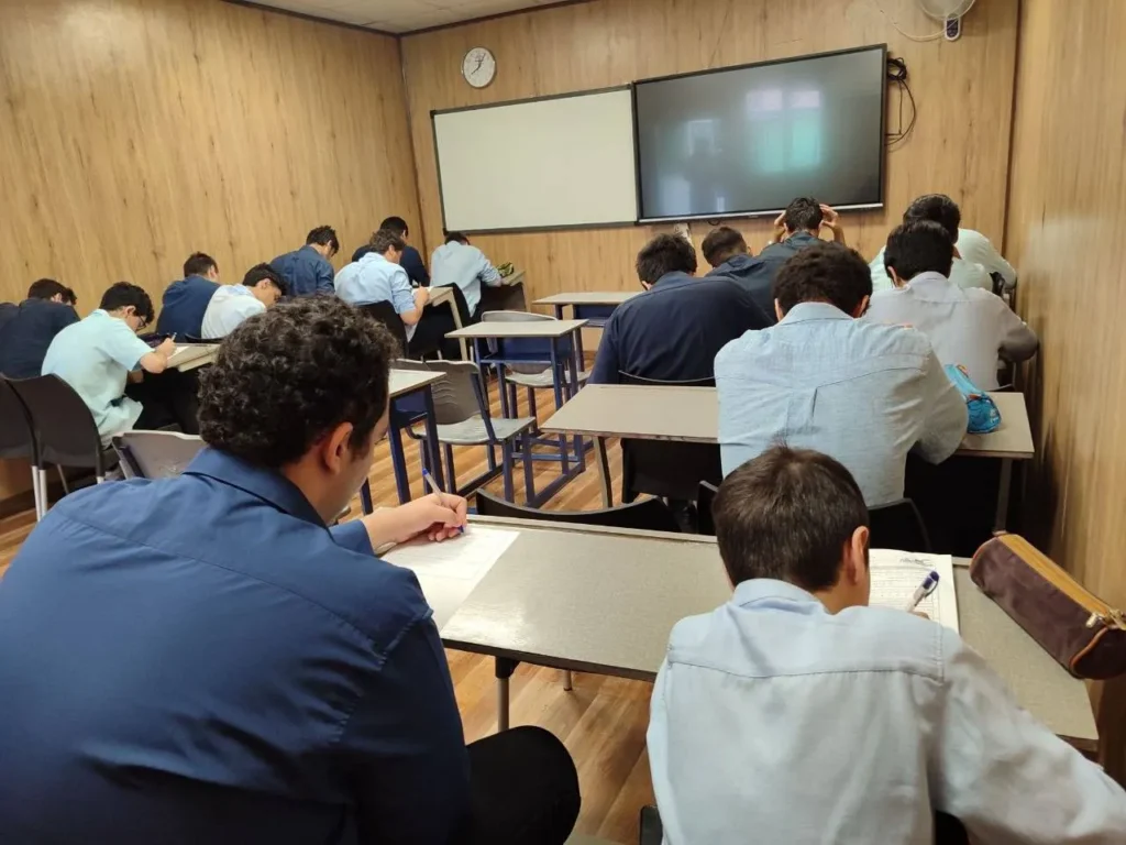 آغاز امتحانات پایانی پایگاه تابستانی ۱۴۰۵ دبیرستان سلام تجریش