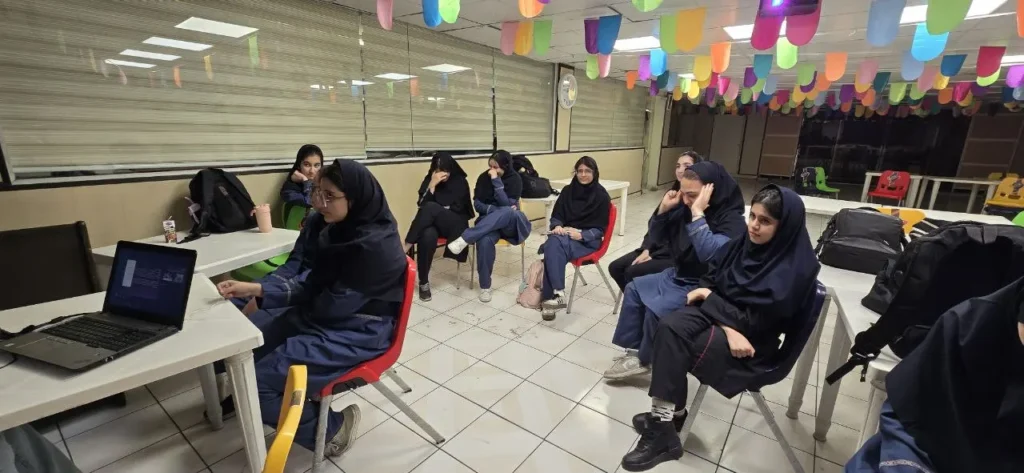 تابستان علم و خلاقیت در دبیرستان دخترانه سلام ونک