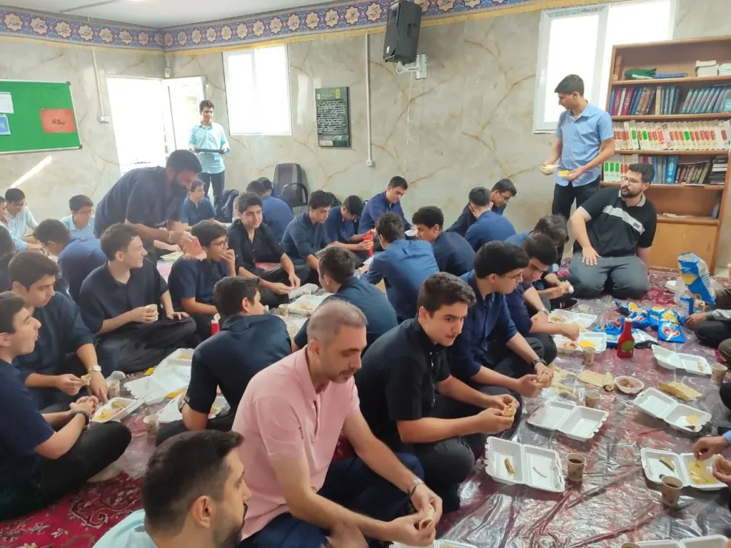 برگزاری مراسم زیارت عاشورا و پذیرایی صبحانه در دبیرستان سلام تجریش