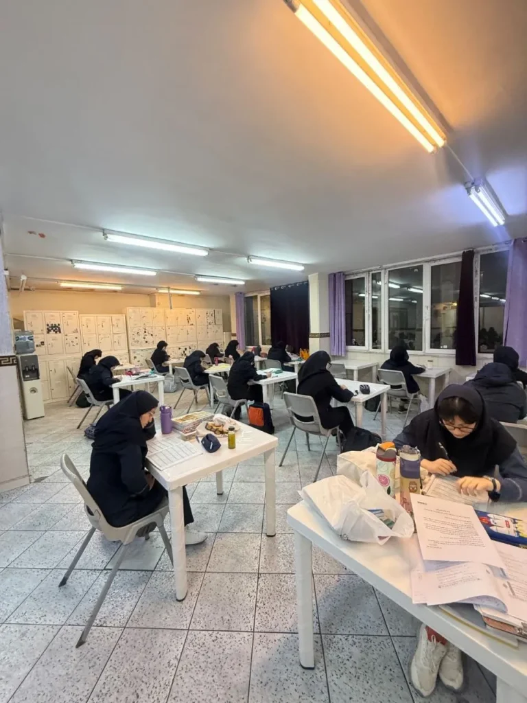 گزارش تصویری اردوی مطالعاتی کنکور ۱۴۰۶ در دبیرستان دخترانه سلام ونک