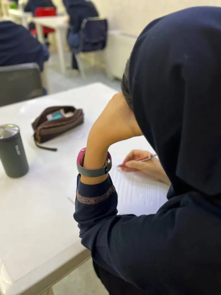 برگزاری پیش آزمون جامع مرحله دوم نشانه در دبیرستان دخترانه سلام ونک