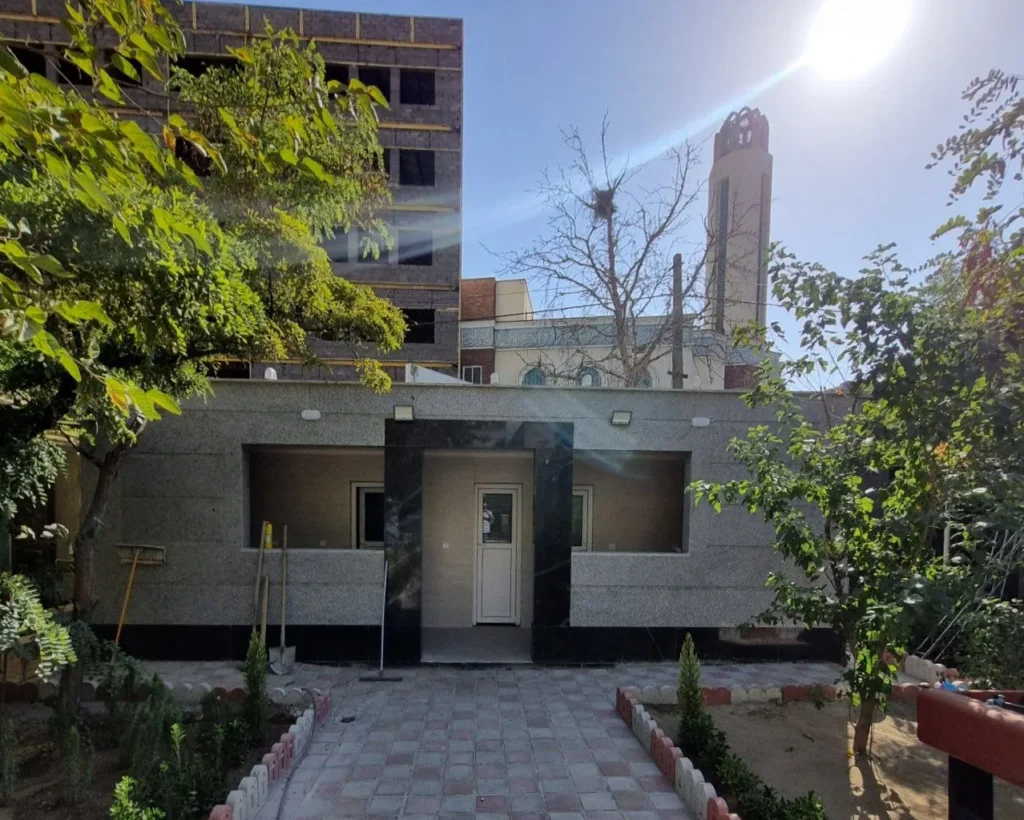 آمادهسازی و زیباسازی دبیرستان سلام شهید زینالدین برای آغاز سال تحصیلی