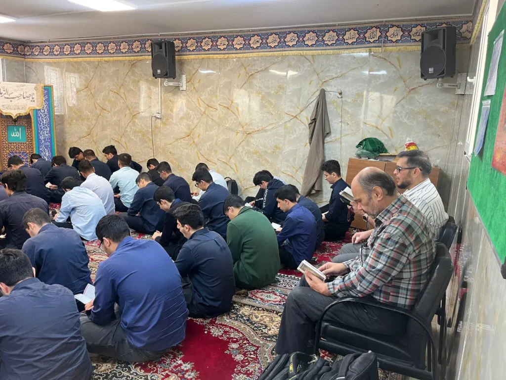 برگزاری مراسم زیارت عاشورا به همراه صبحانه در دبیرستان سلام تجریش