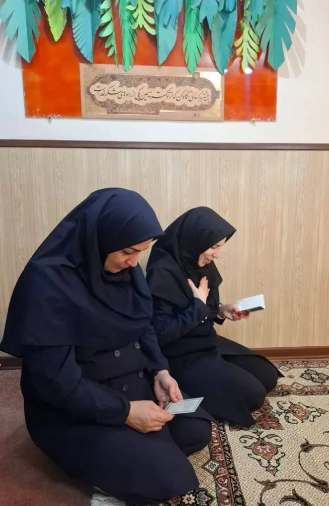 برگزاری مراسم زیارت عاشورا و سفره احسان در دبیرستان سلام رسالت