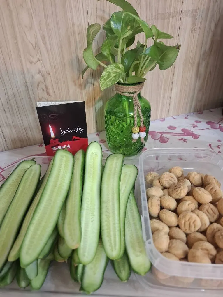 برگزاری مراسم زیارت عاشورا و سفره احسان در دبیرستان سلام رسالت