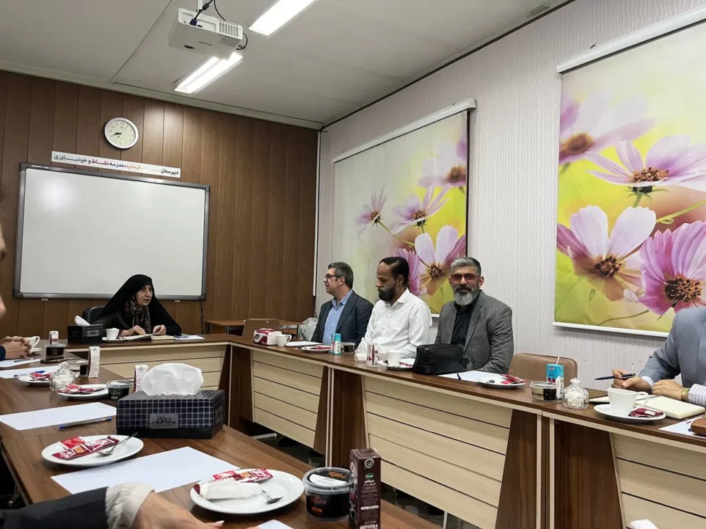 همدلی خانه و مدرسه؛ برگزاری اولین جلسه انجمن اولیا و مربیان سلام فرمانیه