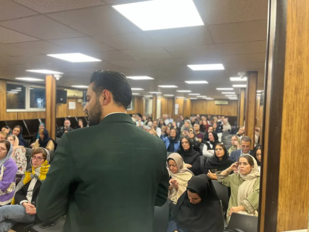 جلسه اولیای محترم پایه یازدهم دبیرستان سلام تجریش؛ دوره ۲۴