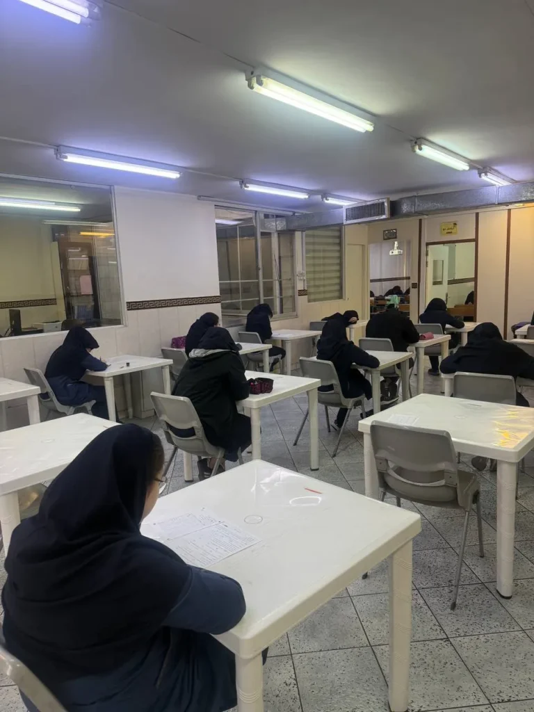 برگزاری آزمون صبحگاه در دبیرستان دخترانه سلام ونک