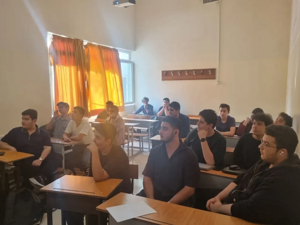 از تدوین فیلم تا مکانیک خودرو و تئاتر؛ برگزاری کلاس های فرهنگی در دبیرستان سلام شهید زین الدین
