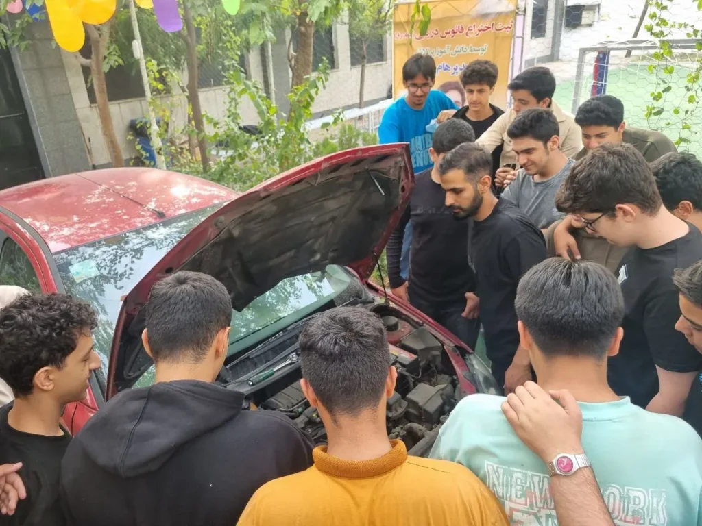 از تدوین فیلم تا مکانیک خودرو و تئاتر؛ برگزاری کلاس های فرهنگی در دبیرستان سلام شهید زین الدین
