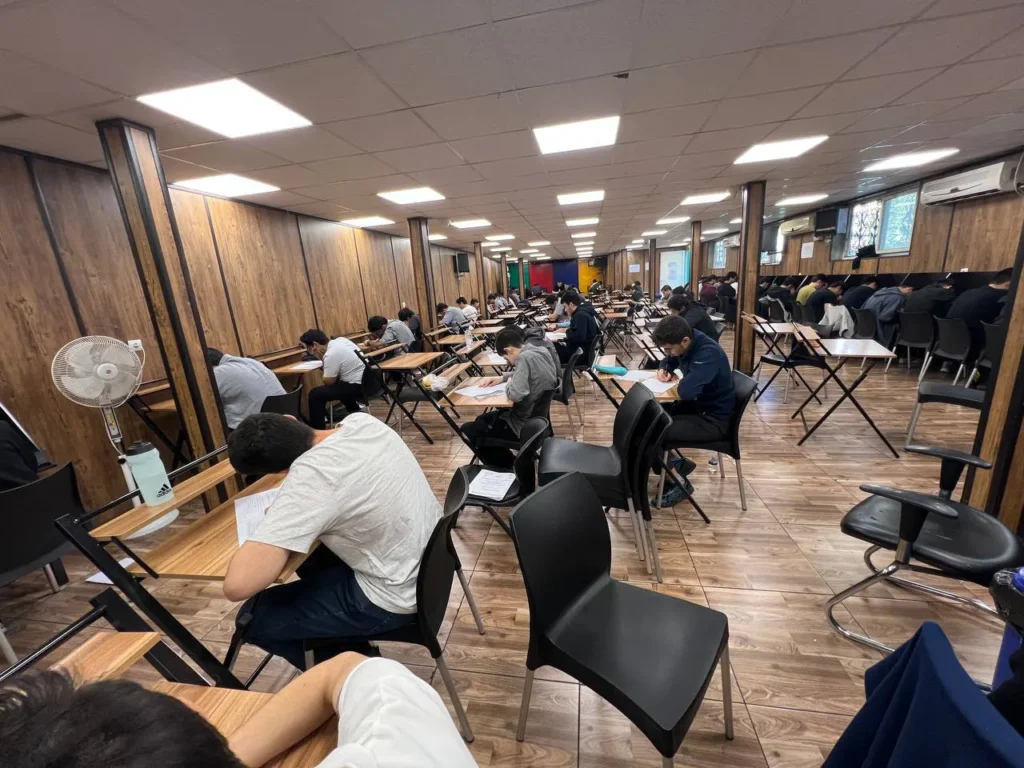 شروع به موقع، پایان موفق؛ برگزاری سومین آزمون جامع پایه دوازدهم دبیرستان سلام تجریش