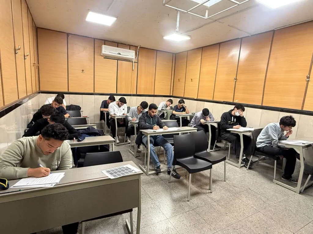 شروع به موقع، پایان موفق؛ برگزاری سومین آزمون جامع پایه دوازدهم دبیرستان سلام تجریش