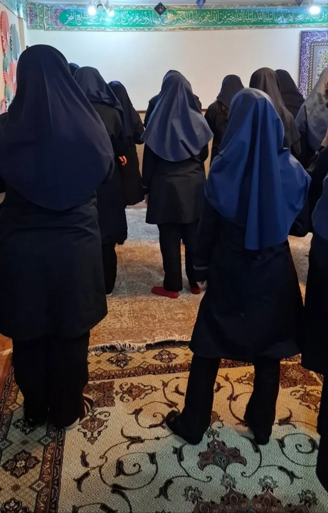 قرار عاشقانه با امام حسین (ع)؛ مراسم زیارت عاشورا و صبحانه در سلام رسالت